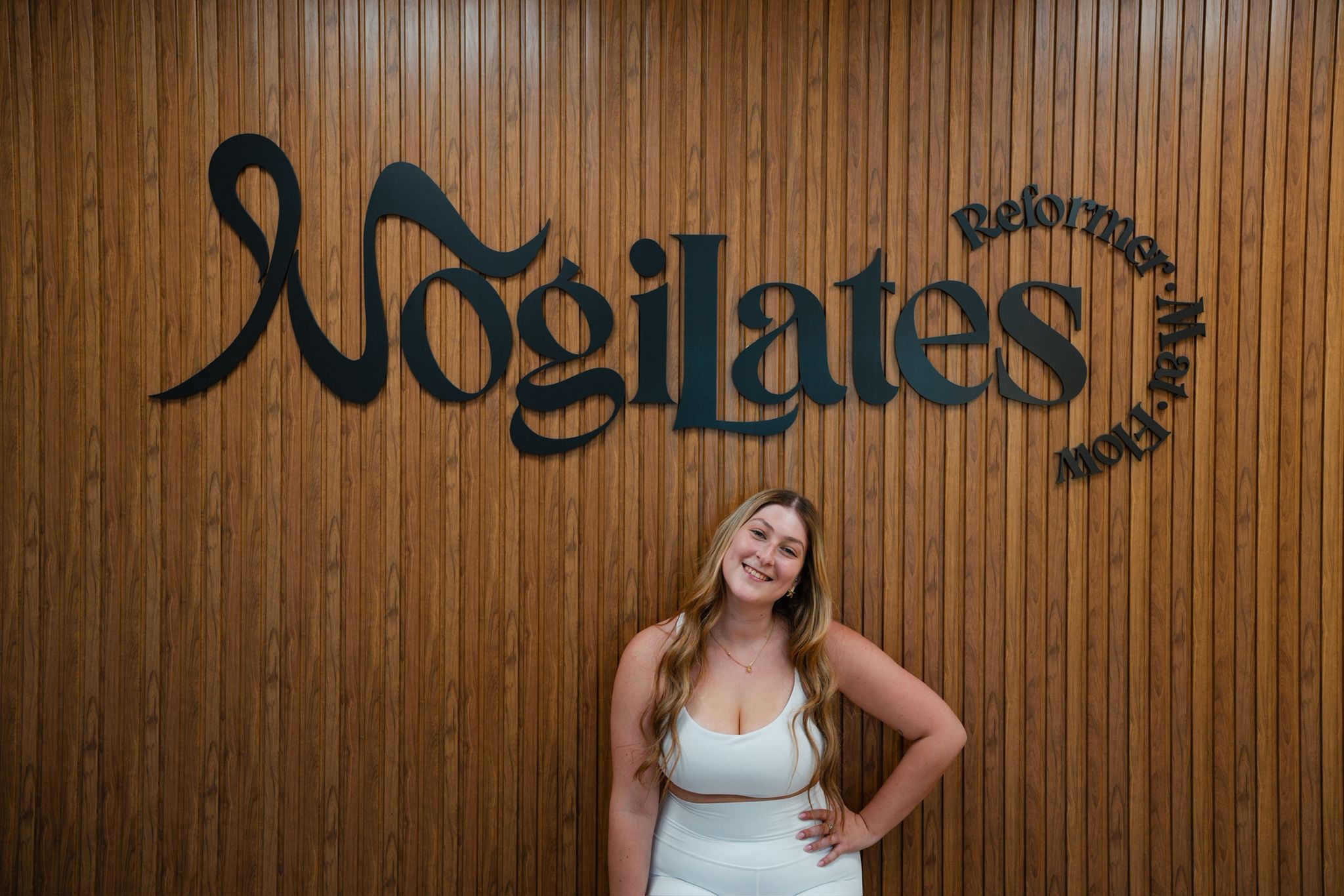 נגה מתאמנת בסטודיו נוגילאטיס